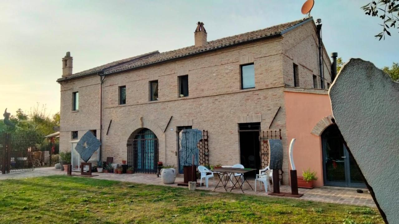 "La Casa Degli Ulivi Art B&B" Trecastelli Exterior foto